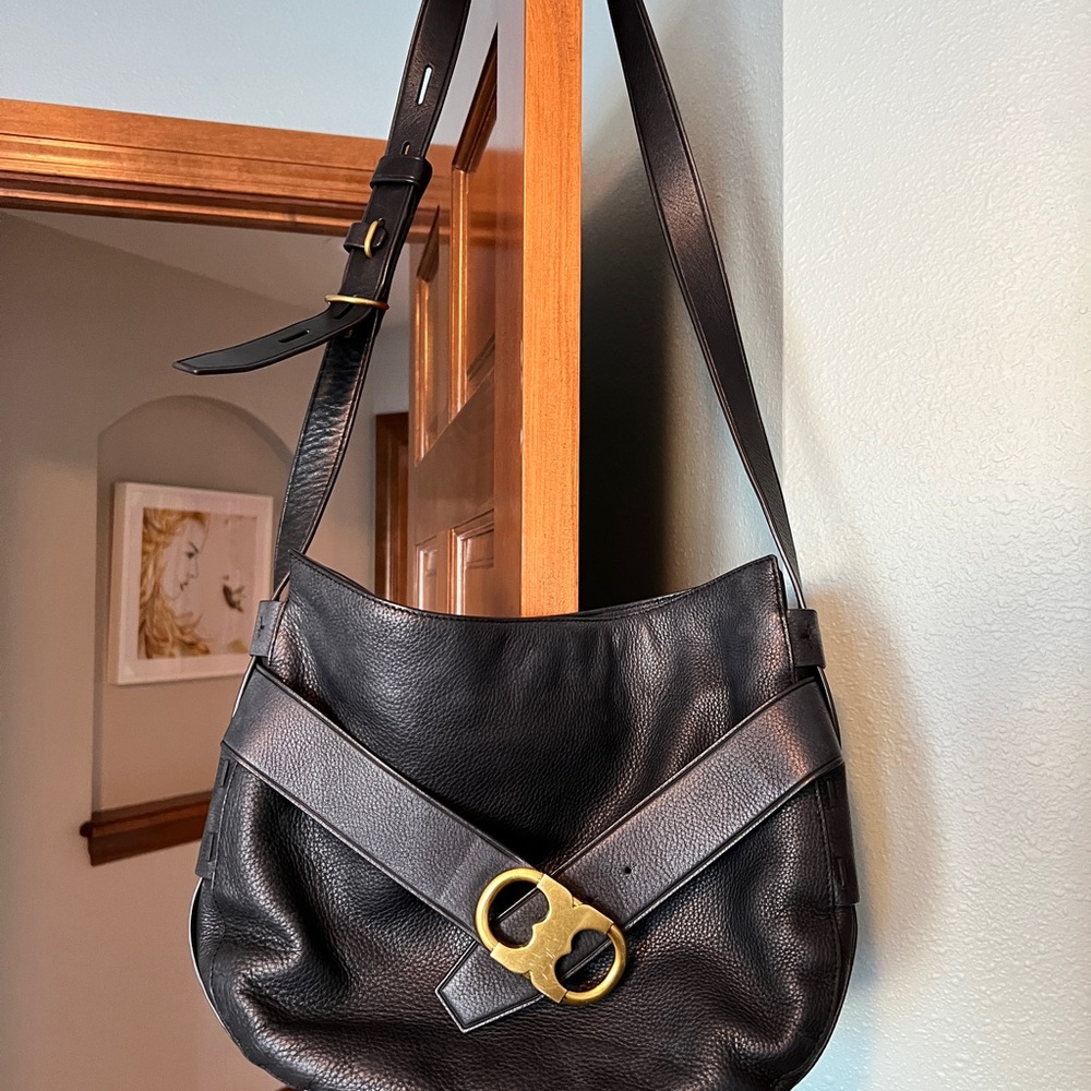 Authentic Tory Burch Gemini link cross body